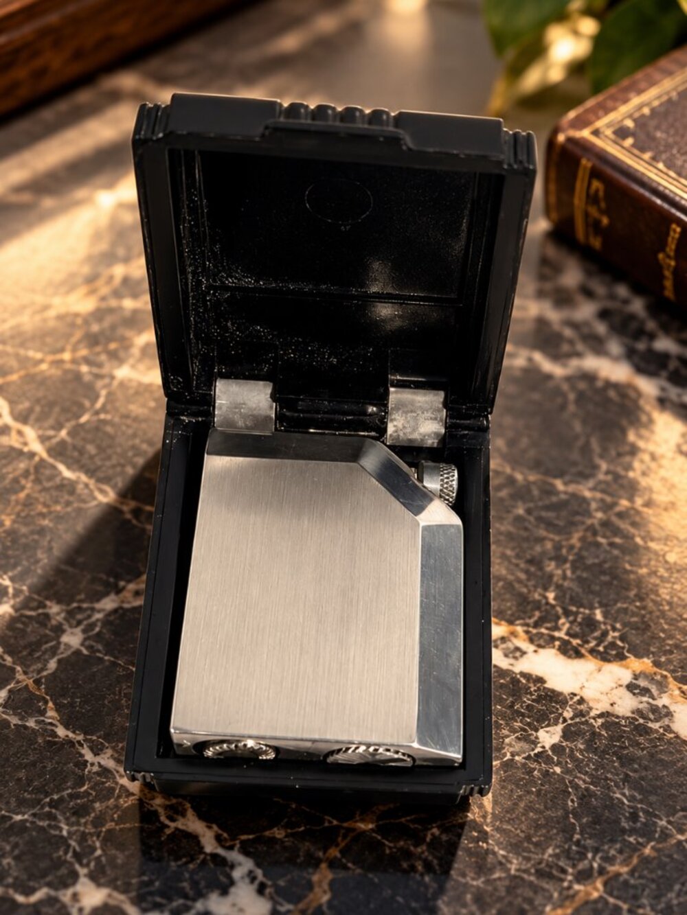 Vintage Elan Pocket Lighter Black & Silver Metal Refillable Lighter